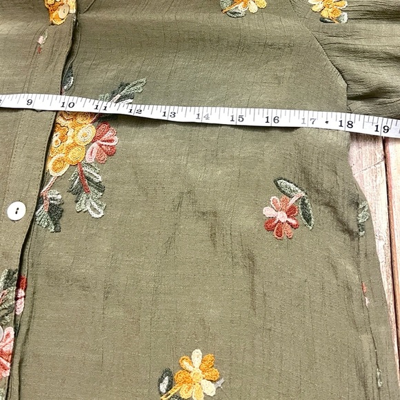 Anthro’s Fig and Flower Green Embroidered Long Sleeve Button Down Shirt,Size S - Picture 6 of 10